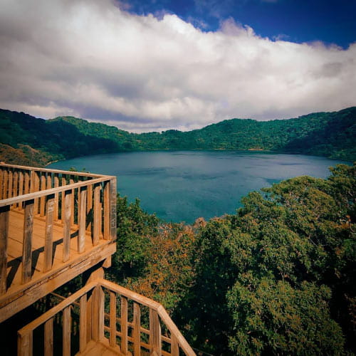 Volcán y laguna de Ipala